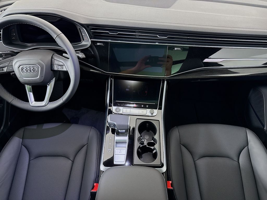 Thumbnail: 2026 Audi Q8 - 15