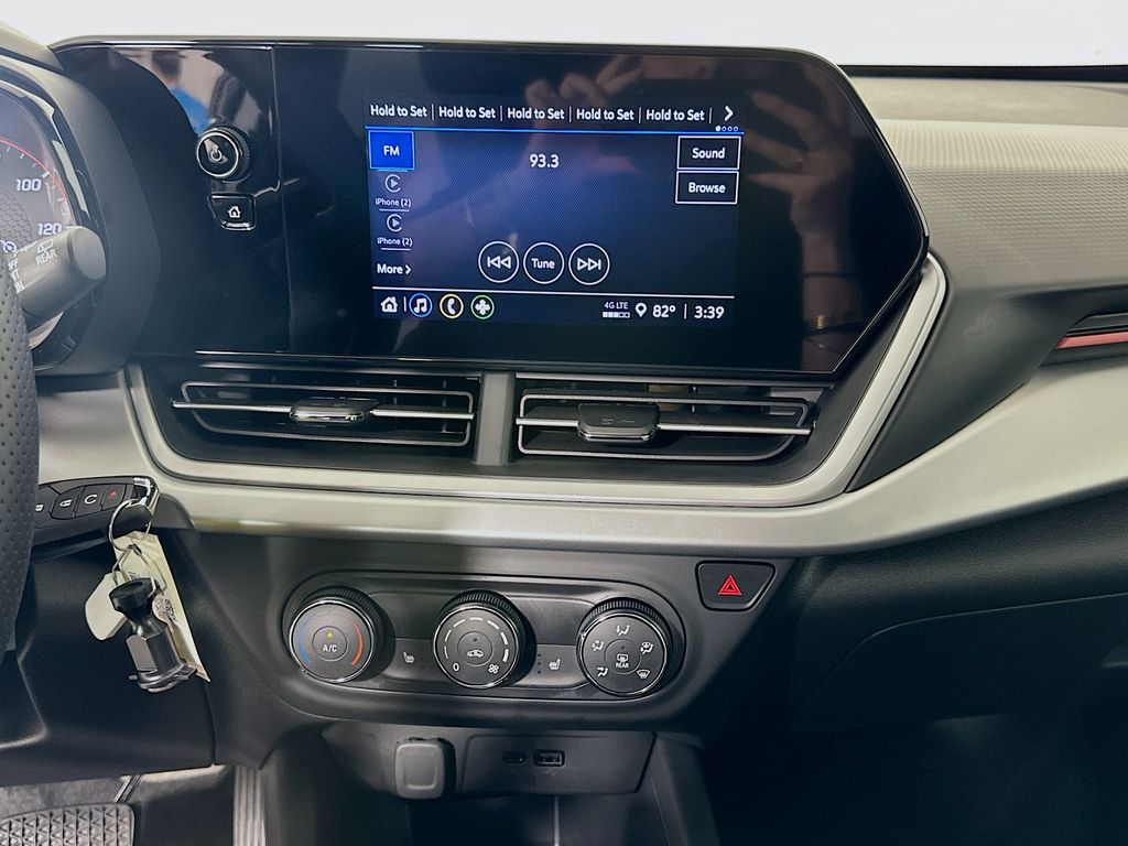 Thumbnail: 2026 Chevrolet Trax - 14