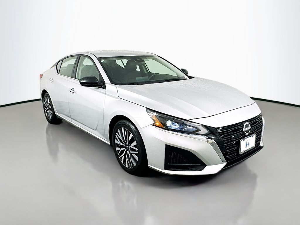 2024 Nissan Altima SV 3
