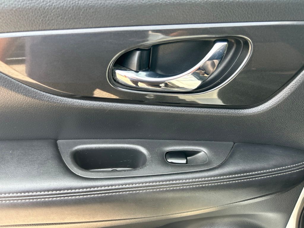 Used 2018 White Nissan SV image 20