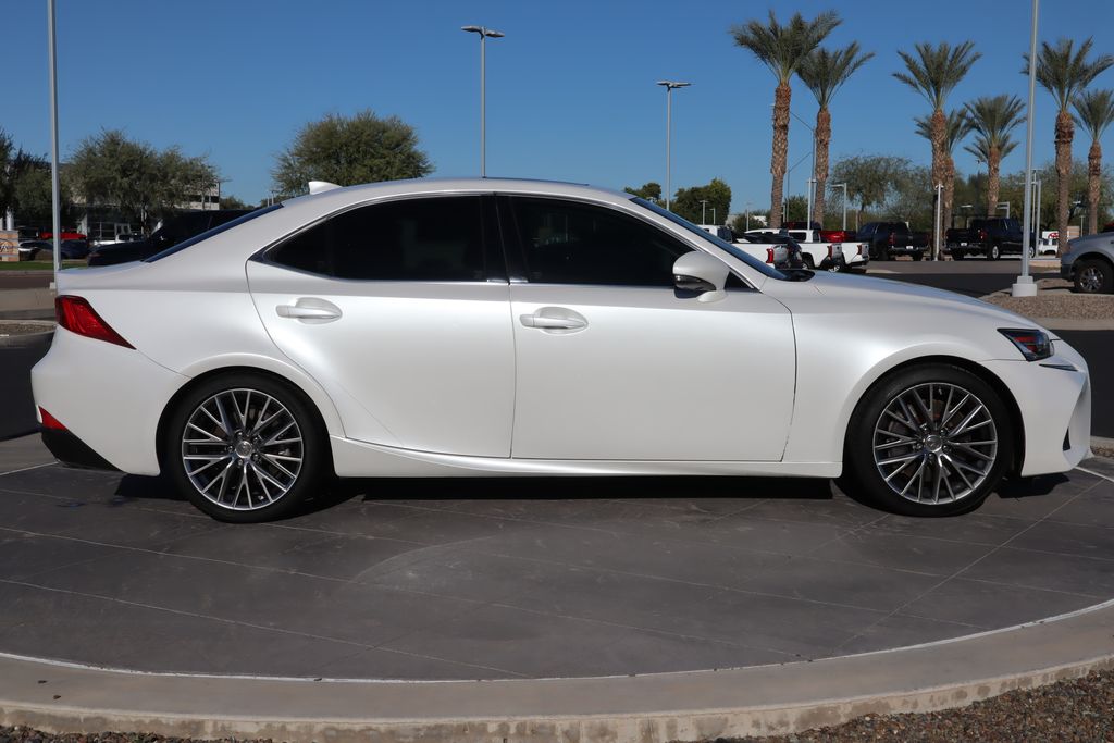 Thumbnail: 2017 Lexus IS - 4