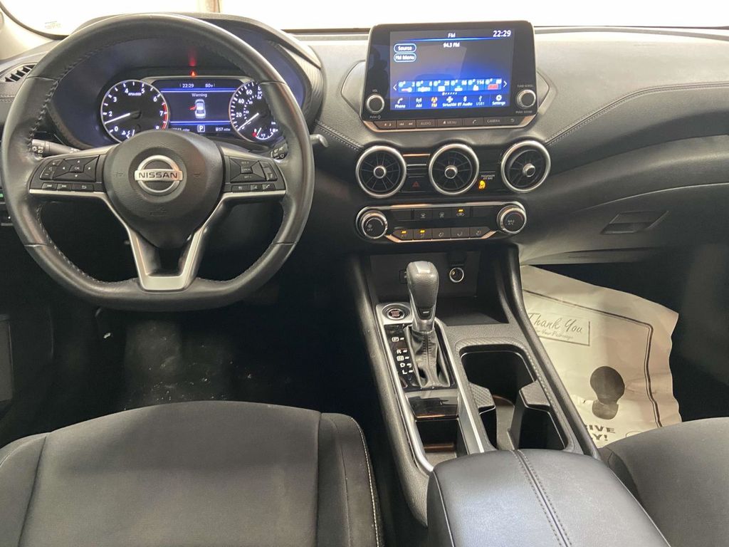 2022 Nissan Sentra SV photo 8