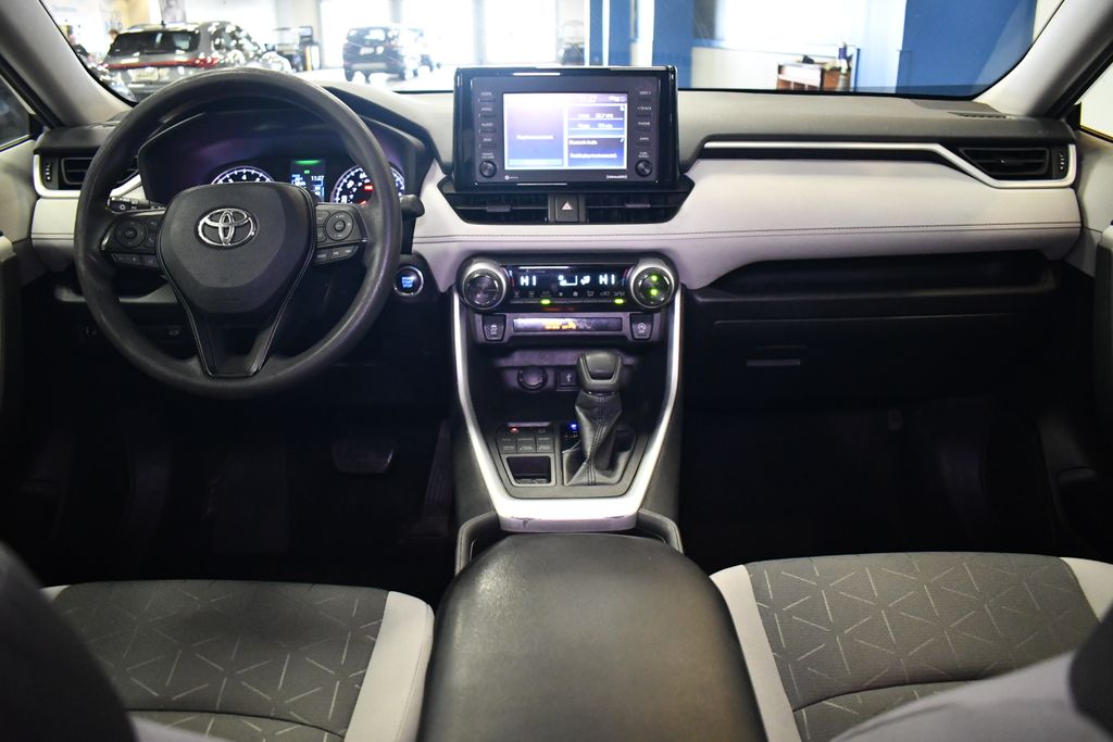 Thumbnail: 2021 Toyota RAV4 - 18