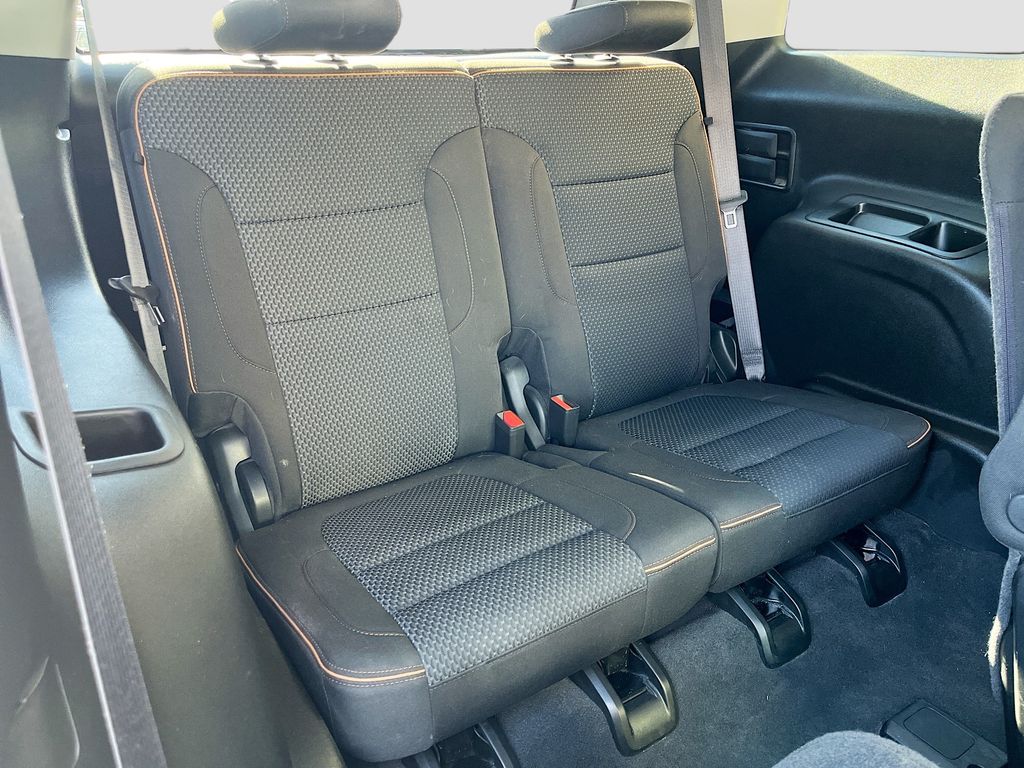 Used 2023 Summit White GMC AT4 image 28