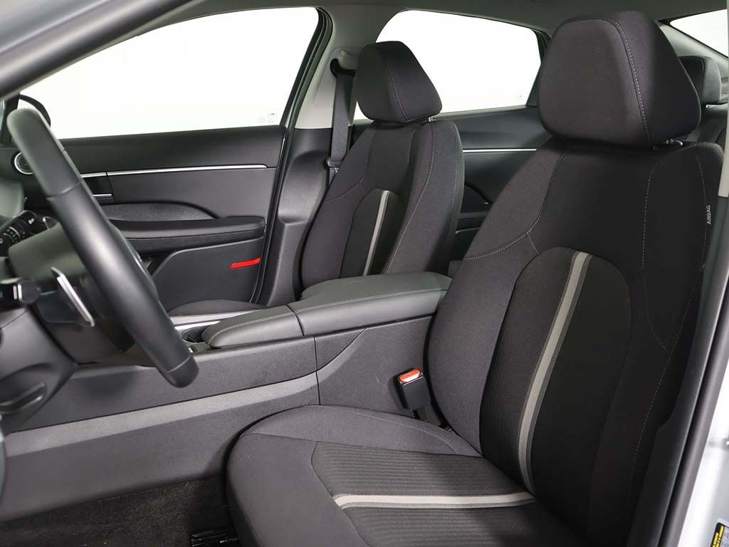 Certified Used 2025 Silver Hyundai SEL image 25