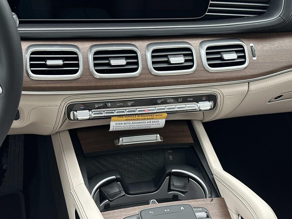 Thumbnail: 2026 Mercedes-Benz GLE - 22