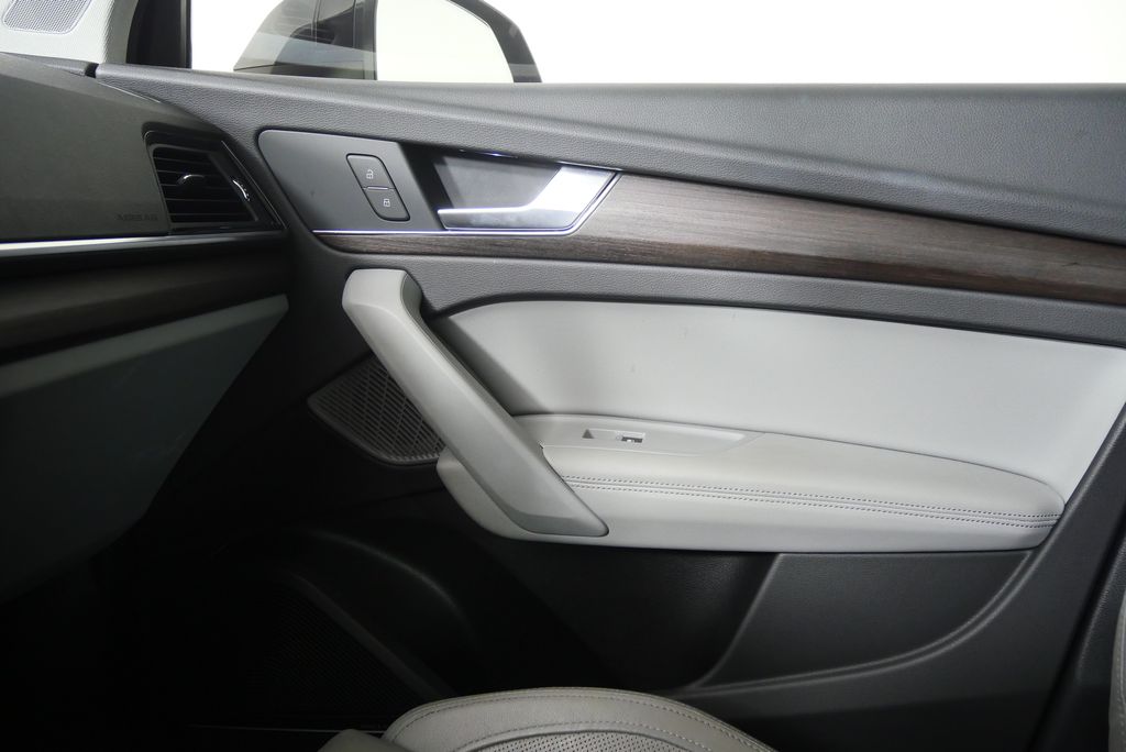 Thumbnail: 2021 Audi Q5 - 26
