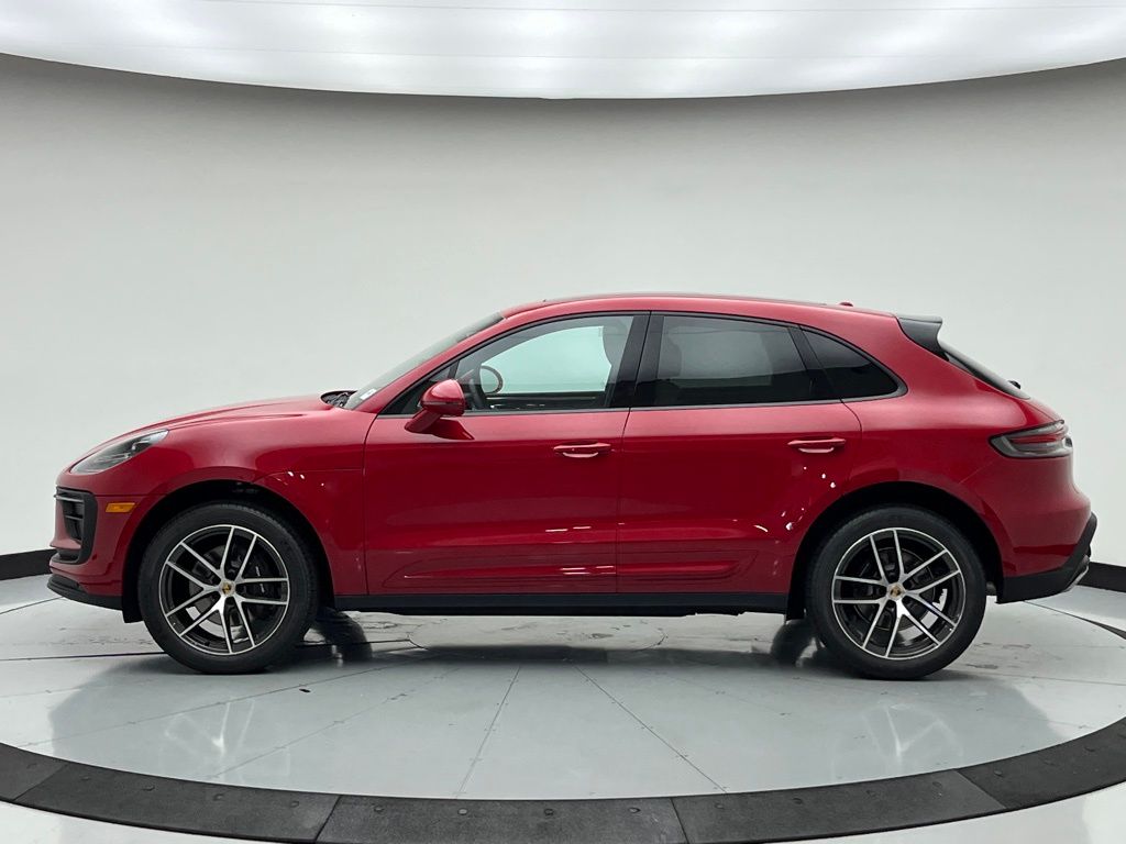 Thumbnail: 2025 Porsche Macan - 2