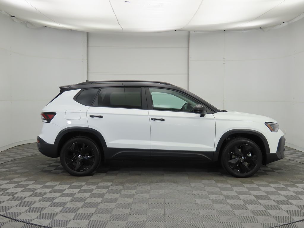 Thumbnail: 2026 Volkswagen Taos - 4