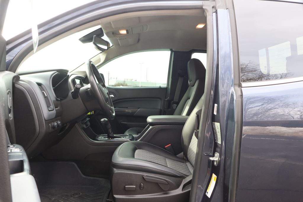 Thumbnail: 2018 Chevrolet Colorado - 18