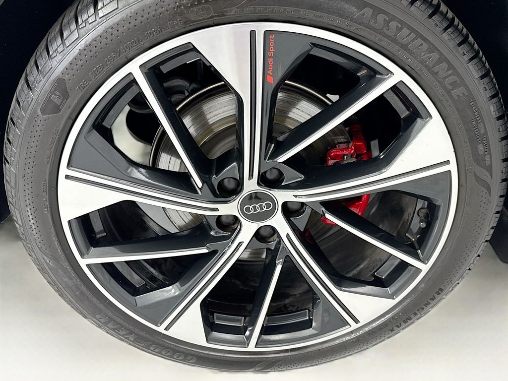 Thumbnail: 2023 Audi SQ5 - 32