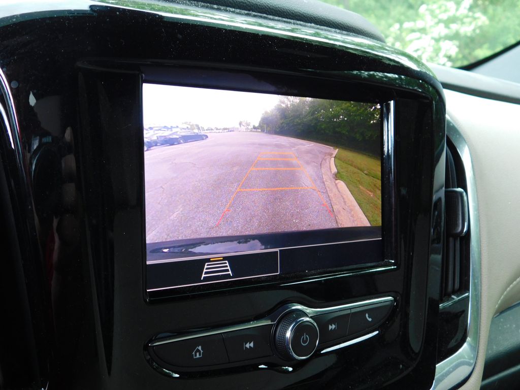 2023 Chevrolet Traverse LS 7