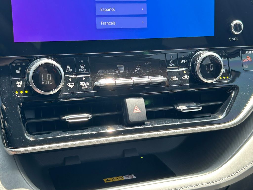 Used 2023 Toyota Highlander Hybrid SUV