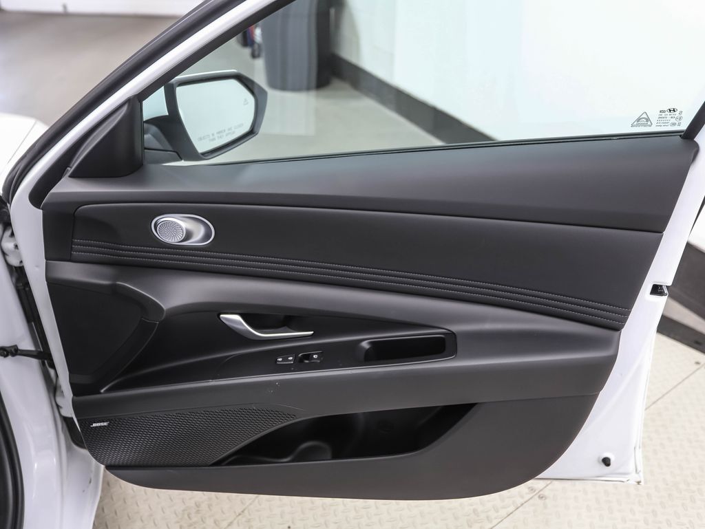 2024 Hyundai Elantra Limited Edition 27