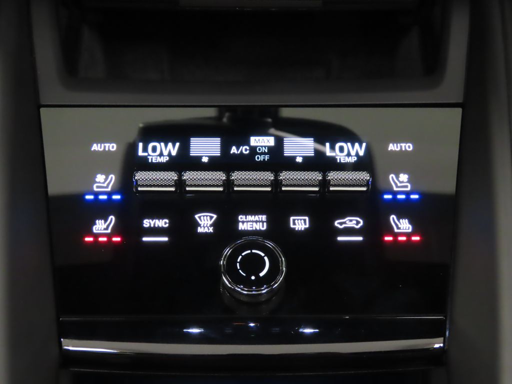 Thumbnail: 2025 Porsche Macan - 30