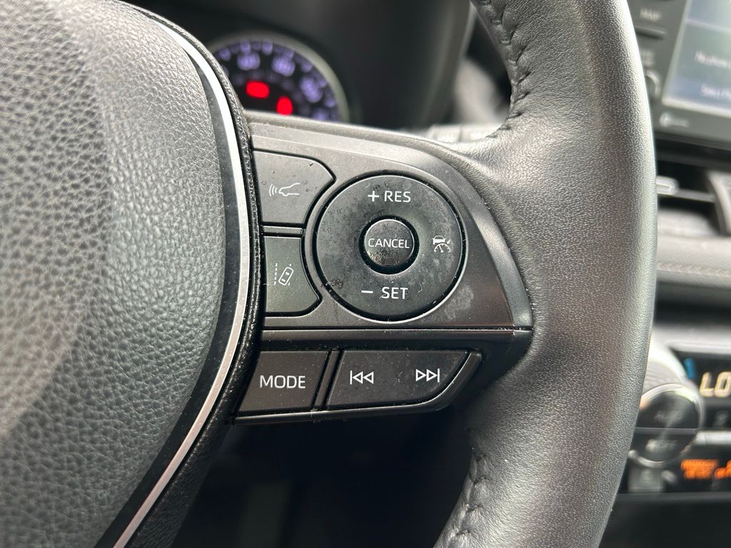 2020 Toyota RAV4 XLE Premium 20
