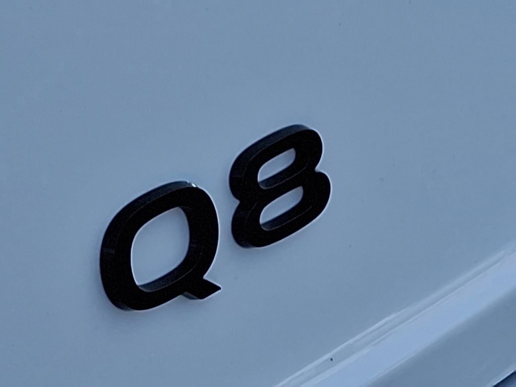 Thumbnail: 2026 Audi Q8 - 22