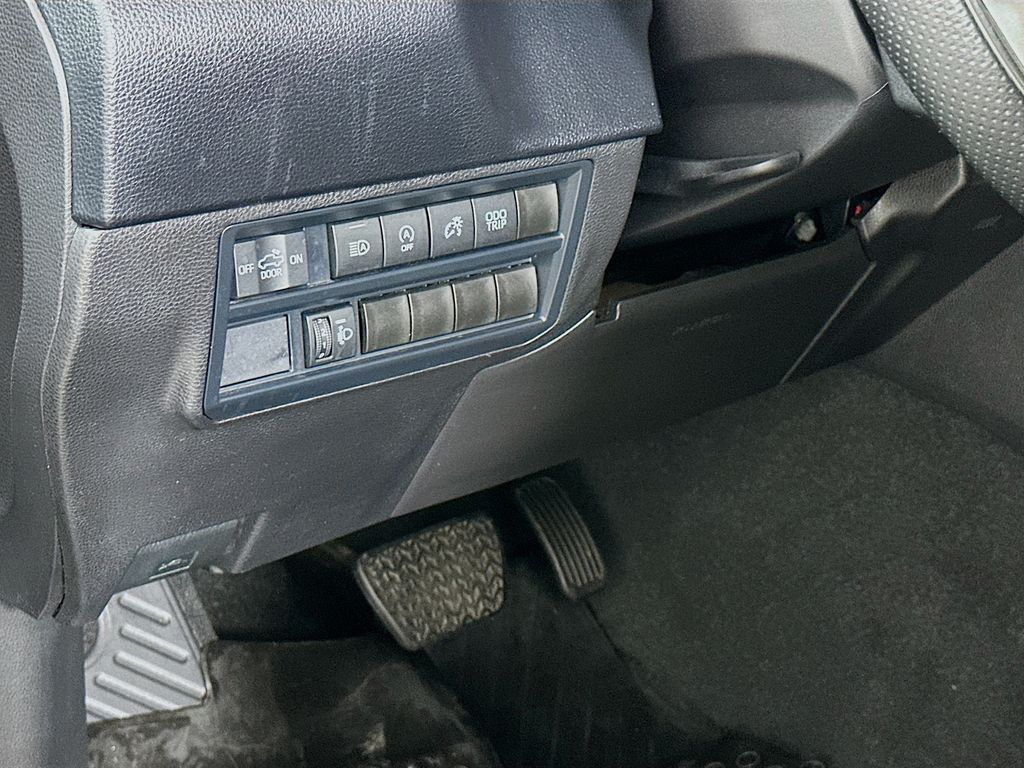 Thumbnail: 2025 Toyota Tundra - 10