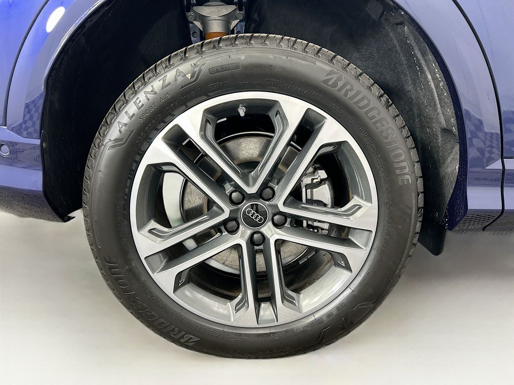 Thumbnail: 2025 Audi Q5 - 32