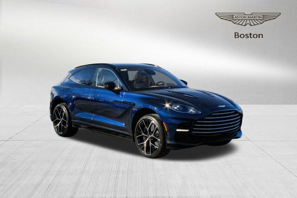 2026 Aston Martin DBX 707's photo