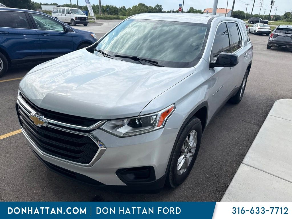 Silver Ice Metallic 2019 Chevrolet Traverse SUV / Crossover Front-Wheel Drive 9-Speed Automatic