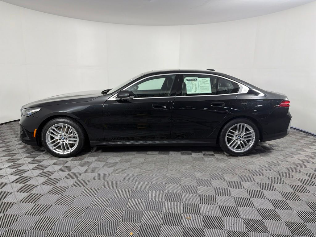 Thumbnail: 2024 BMW 5 Series - 8