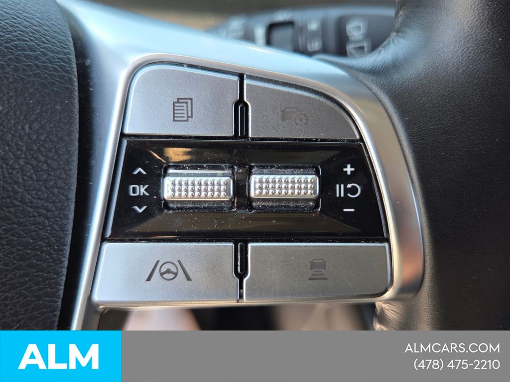 Used 2025 Black Kia S image 26