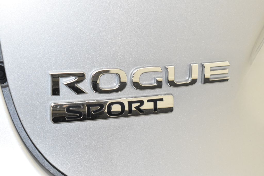 2021 Nissan Rogue Sport S 9