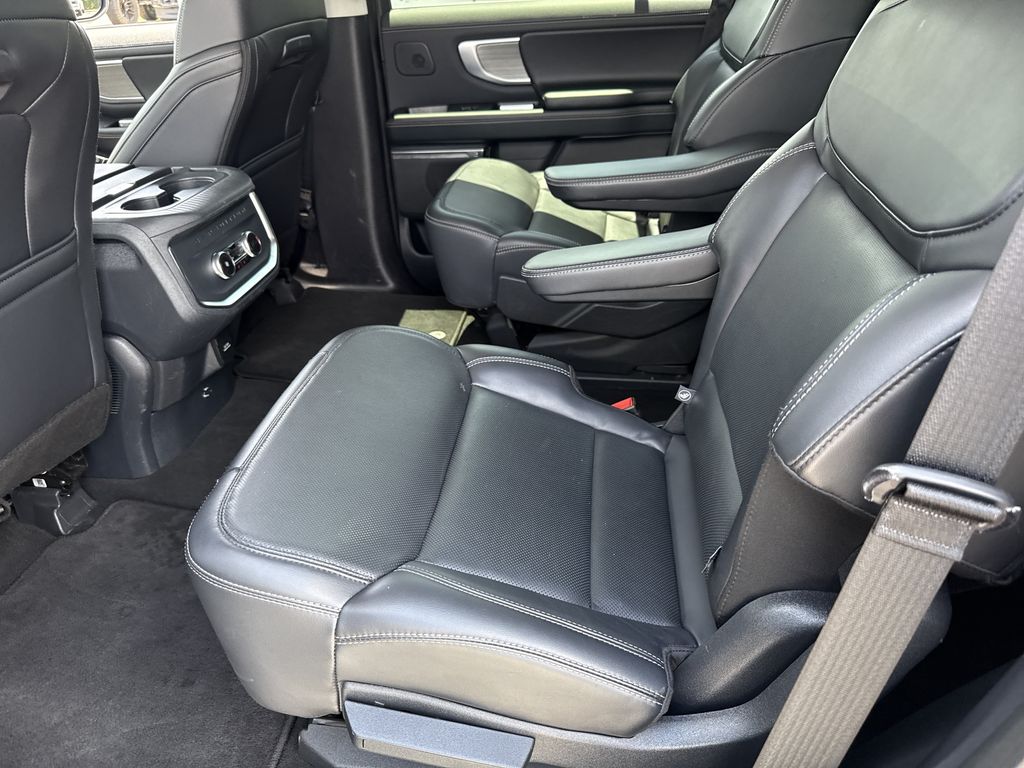 Used 2025 Ford Expedition SUV