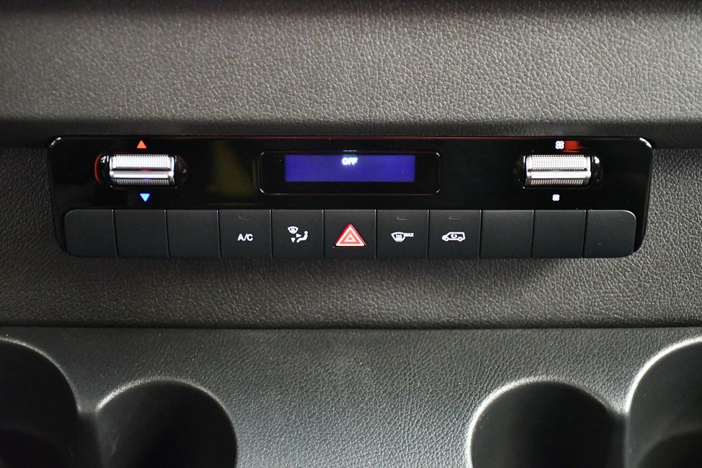 Thumbnail: 2025 Mercedes-Benz Sprinter - 23