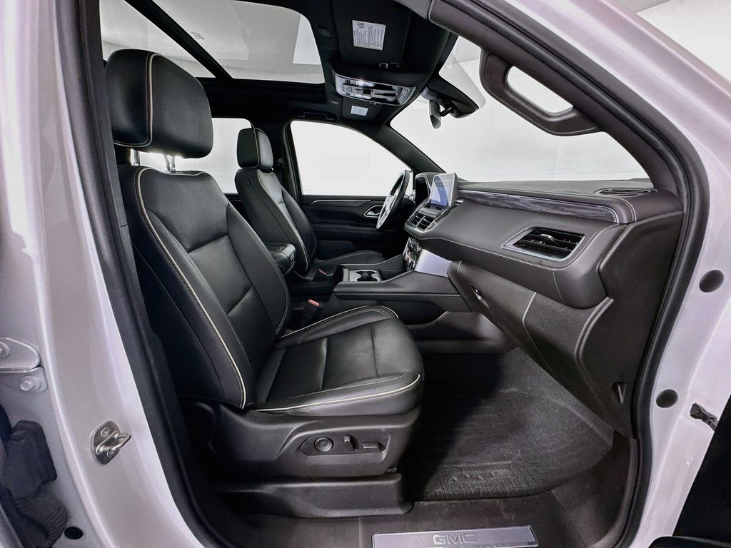 Thumbnail: 2021 GMC Yukon - 28