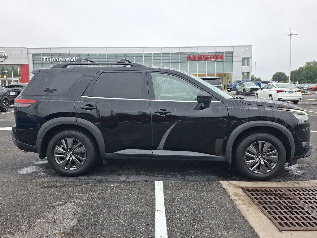 Thumbnail: 2022 Nissan Pathfinder - 7