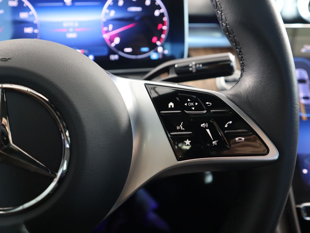 Thumbnail: 2025 Mercedes-Benz C-Class - 12