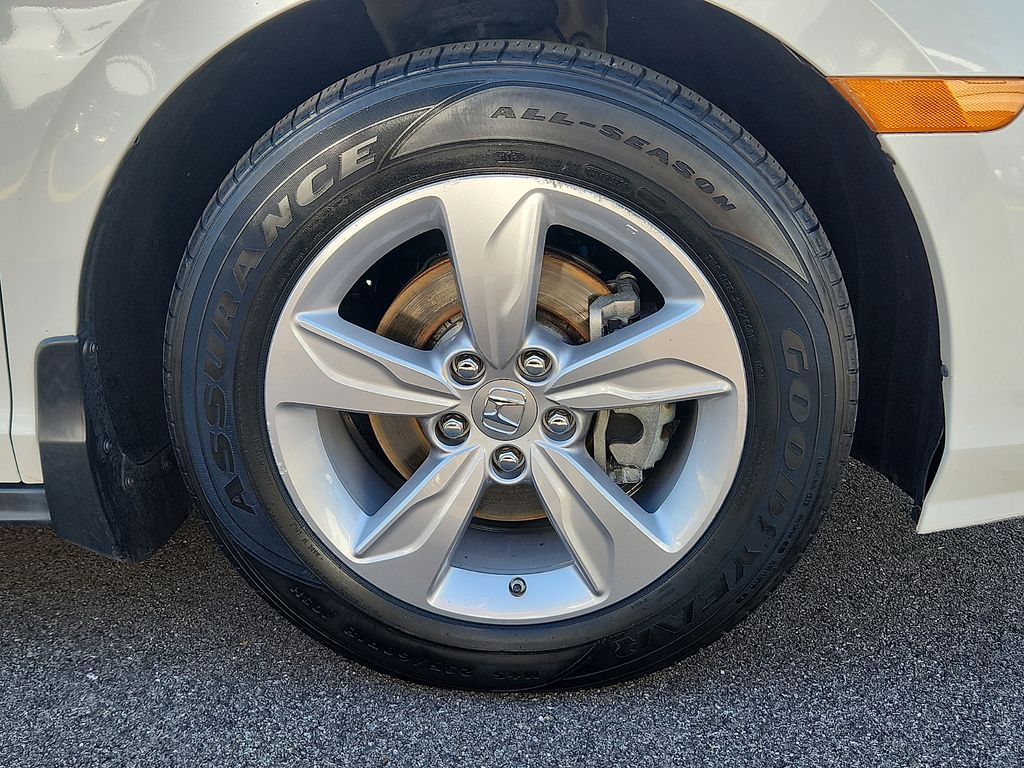 Thumbnail: 2020 Honda Odyssey - 8