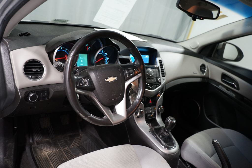 Thumbnail: 2012 Chevrolet Cruze - 7