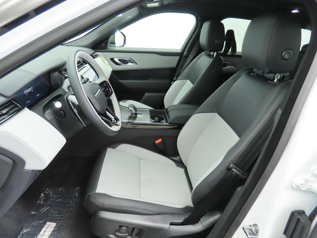 2026 Land Rover Range Rover Velar Dynamic SE 19