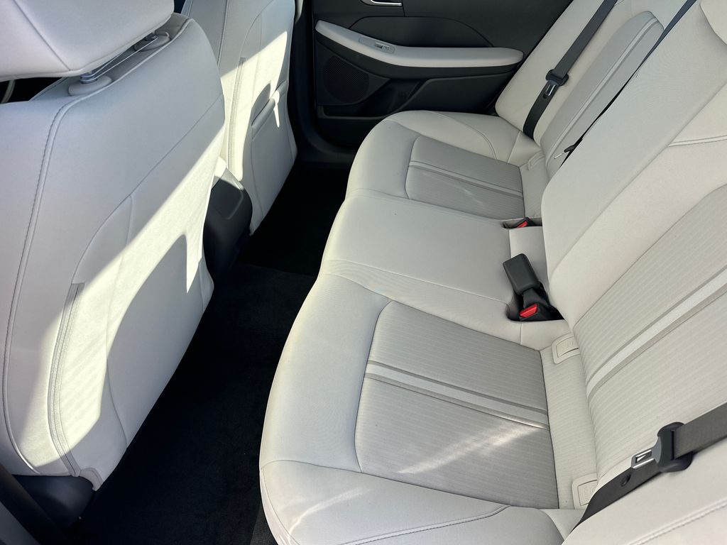 New 2025 White Hyundai SE image 21