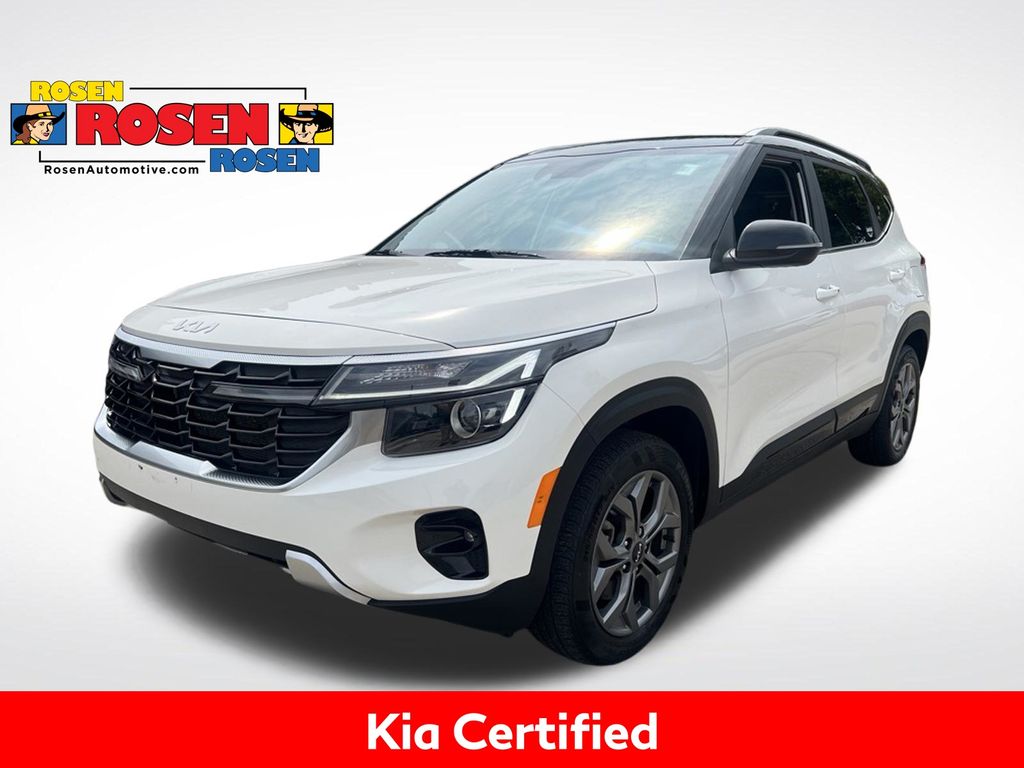 Clear White/Black Roof 2024 Kia Seltos SUV / Crossover All-Wheel Drive Continuously Variable Transmission