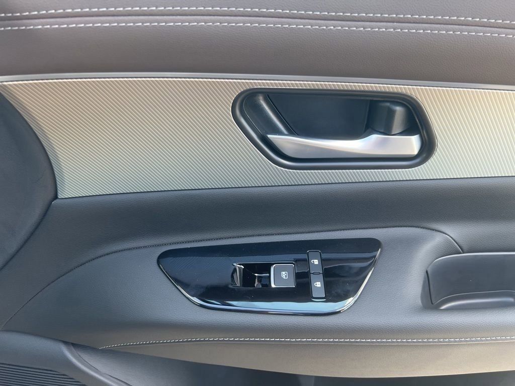 2025 Champagne Silver Metallic Nissan Murano Platinum AWD SUV