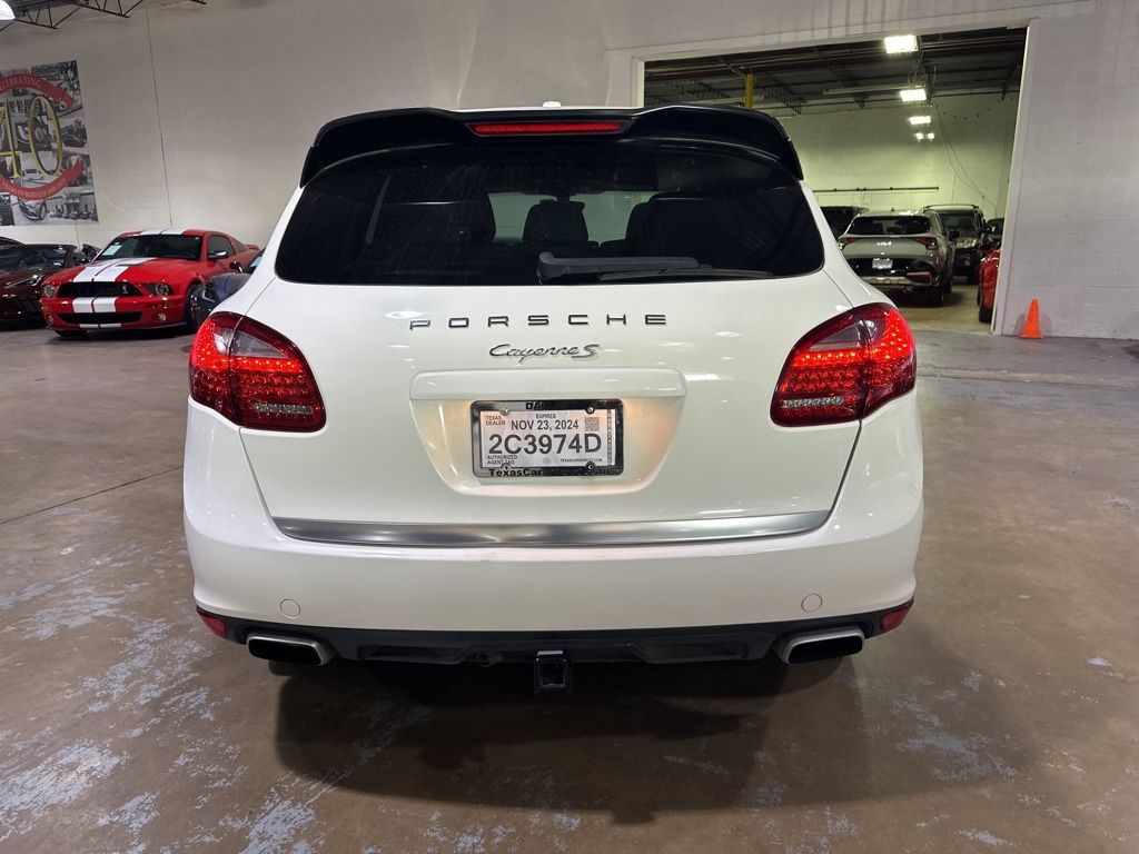 2011 Porsche Cayenne S Hybrid 15