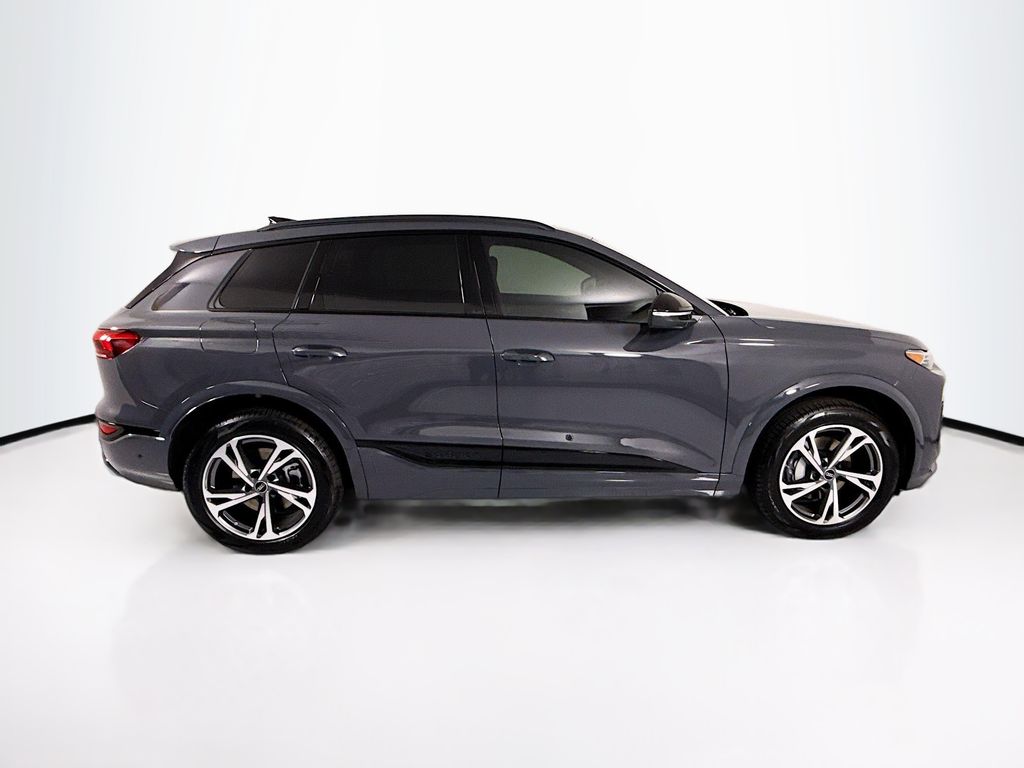 Thumbnail: 2027 Audi Q6 e-tron - 4