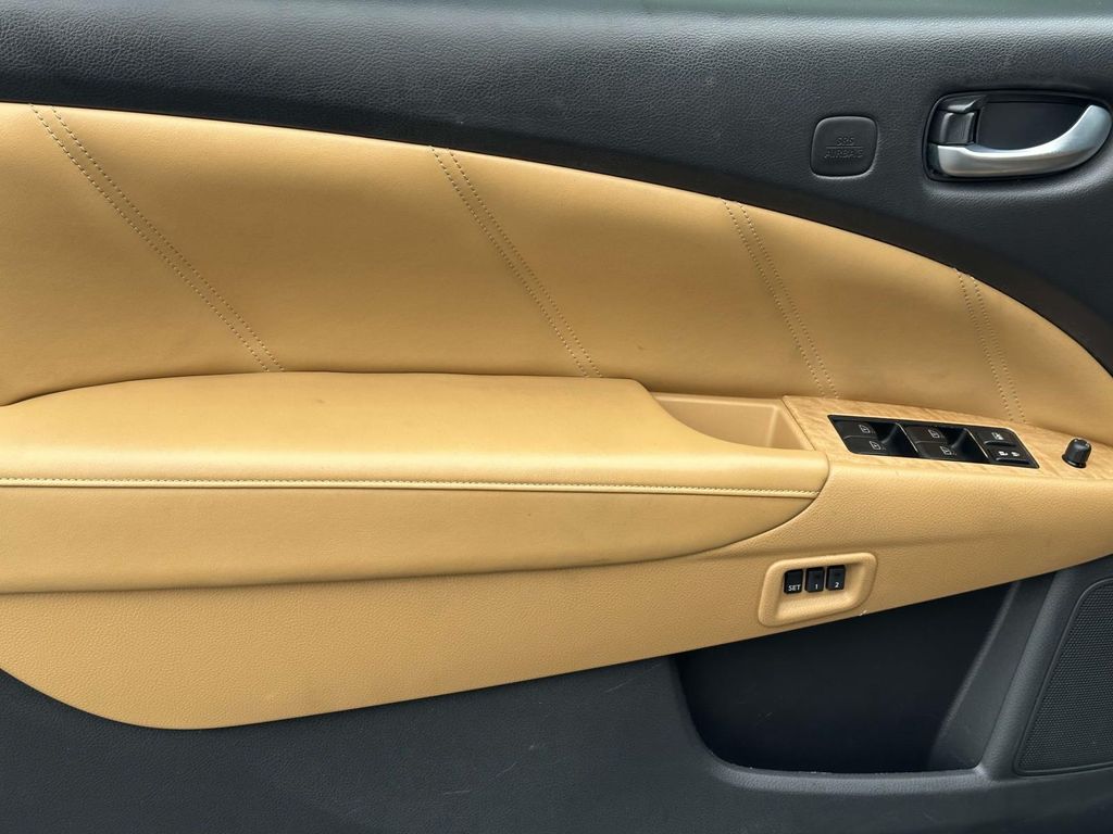 Thumbnail: 2011 Nissan Murano - 18