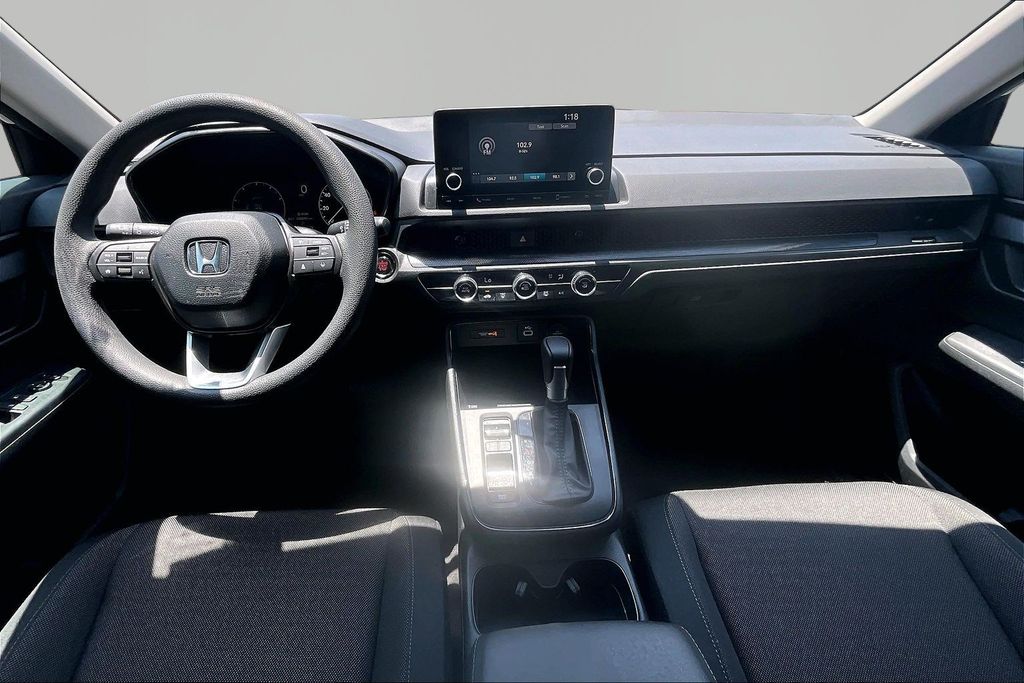 2025 Honda CR-V LX - Photo 7