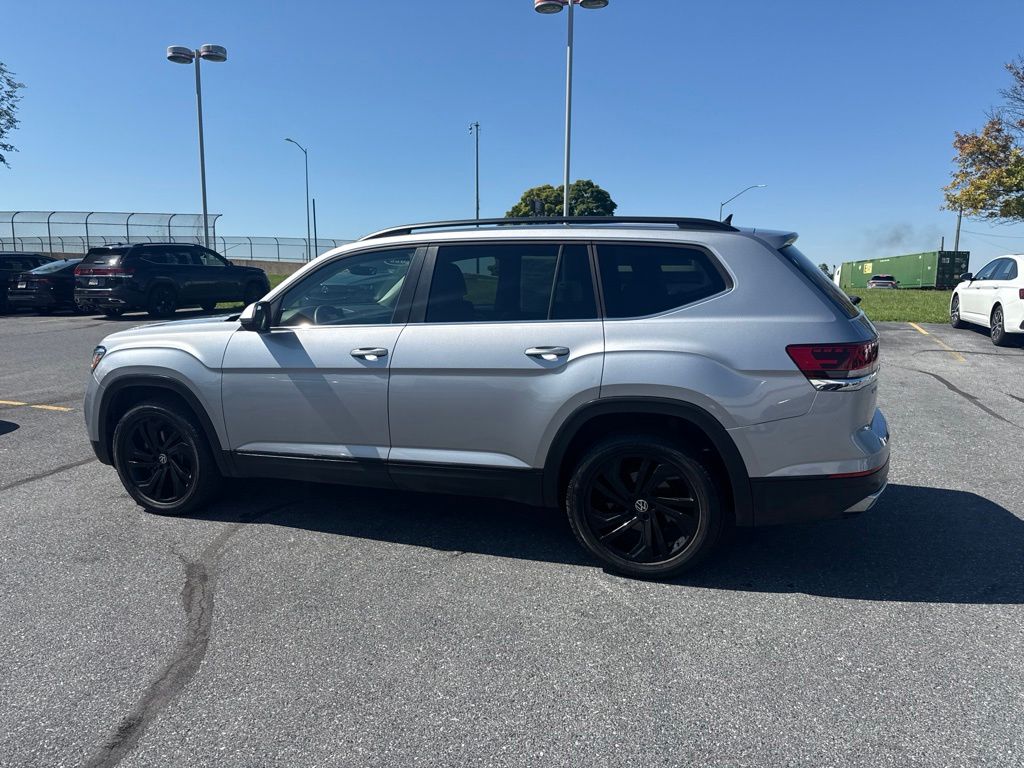 2022 Volkswagen Atlas 3.6L V6 SE w/Technology Silver at Sutliff Volkswagen