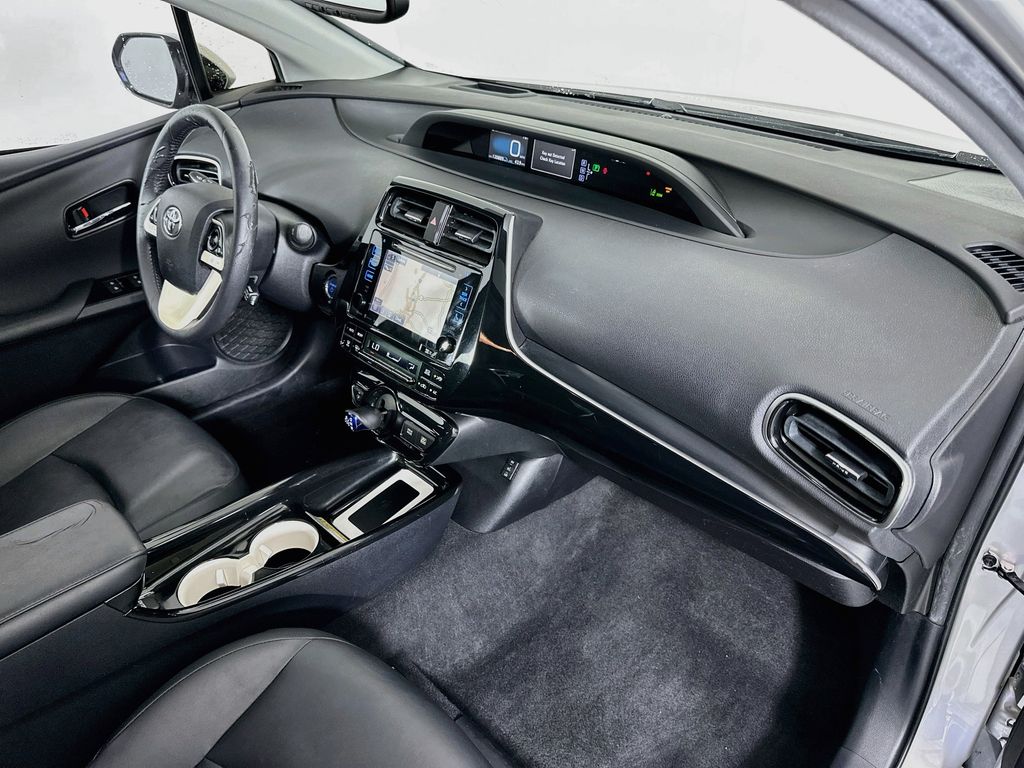 Thumbnail: 2016 Toyota Prius - 28