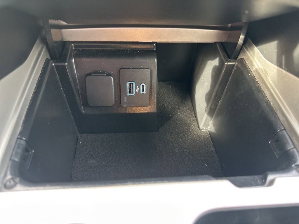 2023 Black Metallic Ford Explorer XLT RWD SUV
