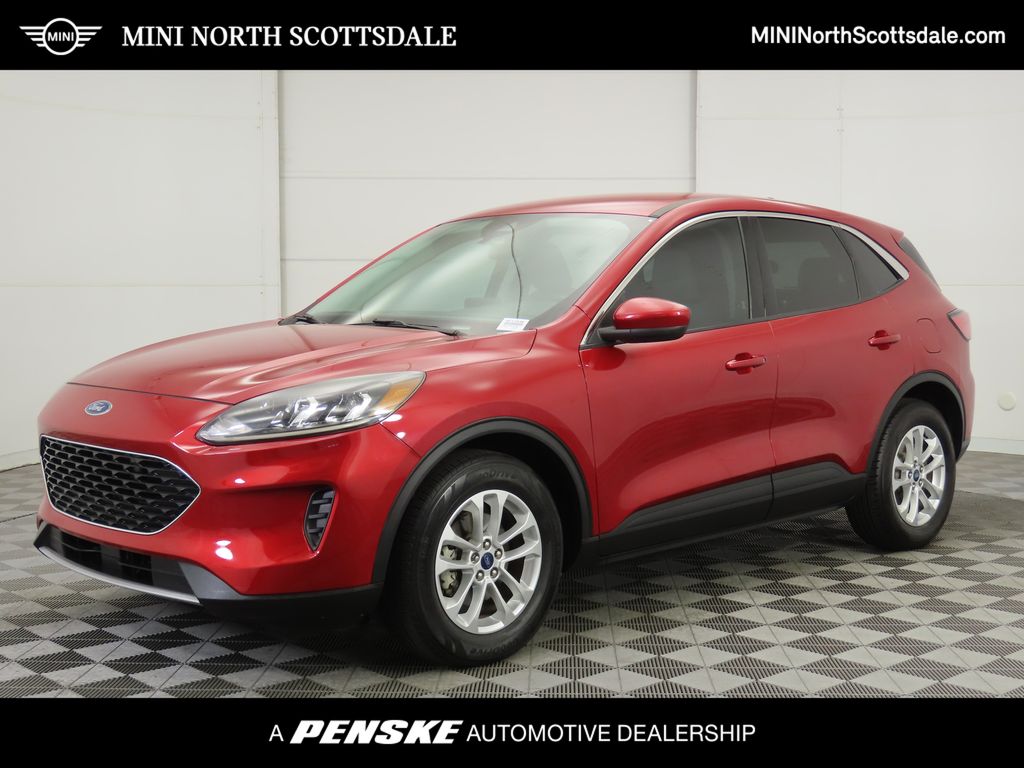 2021 Ford Escape SE Hero Image