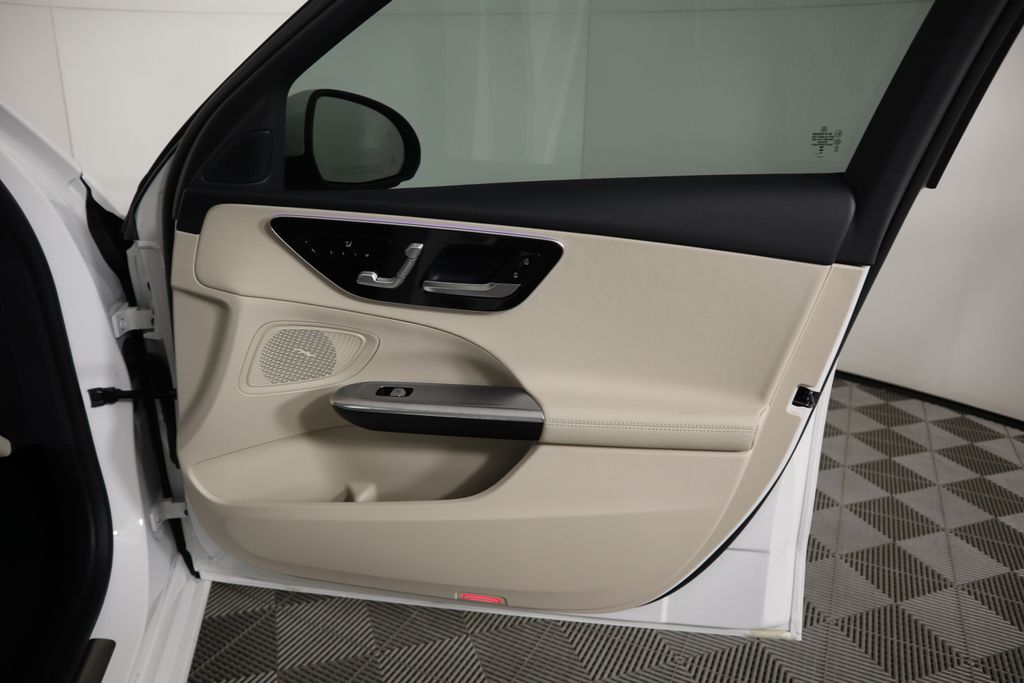 Thumbnail: 2025 Mercedes-Benz C-Class - 25