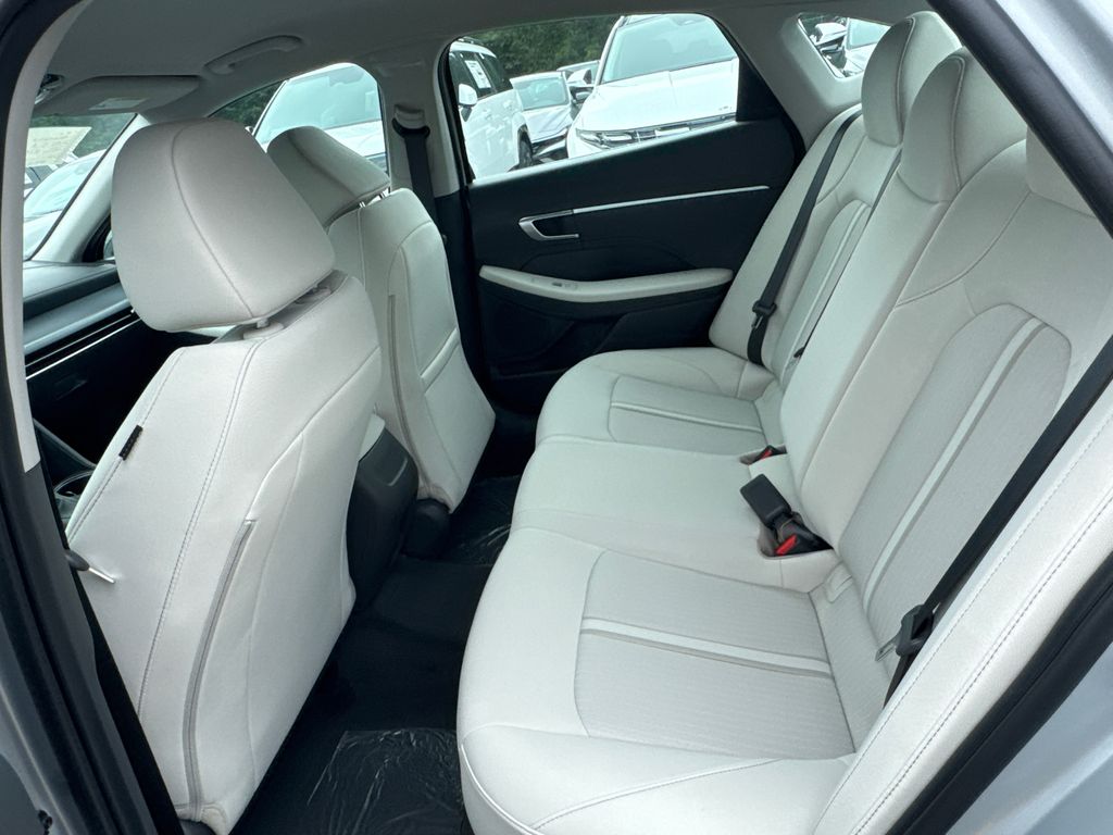 2025 Hyundai Sonata SE photo 11