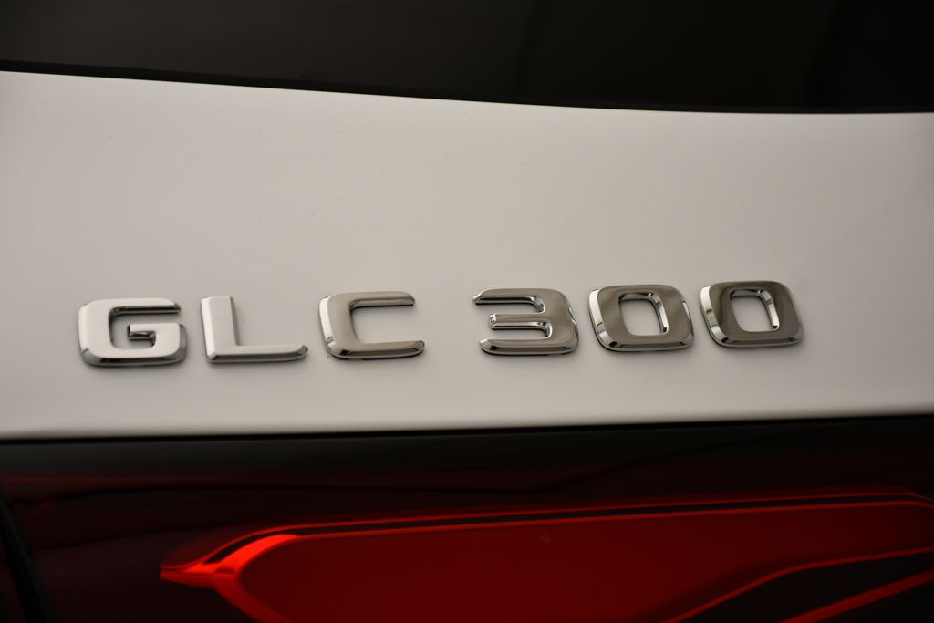 Thumbnail: 2026 Mercedes-Benz GLC - 9